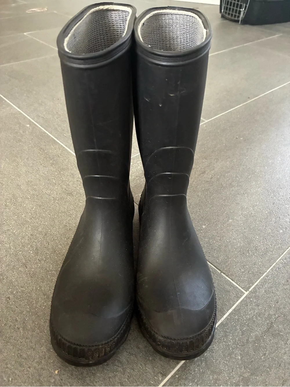 Kamik Black Rubber Rain Boots kids size 3 outdoors